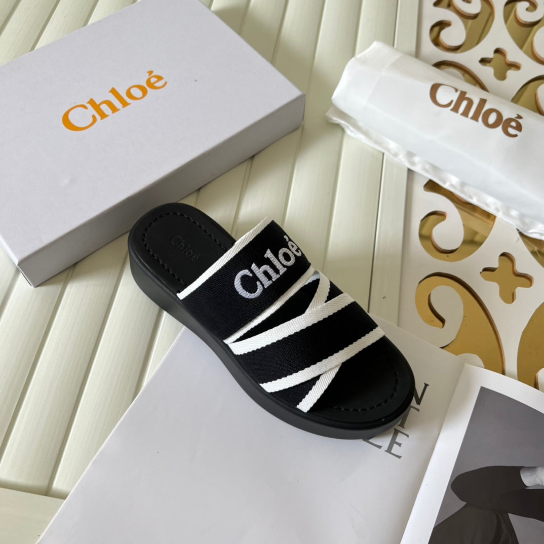 14B138ZDE Stylish Slippers