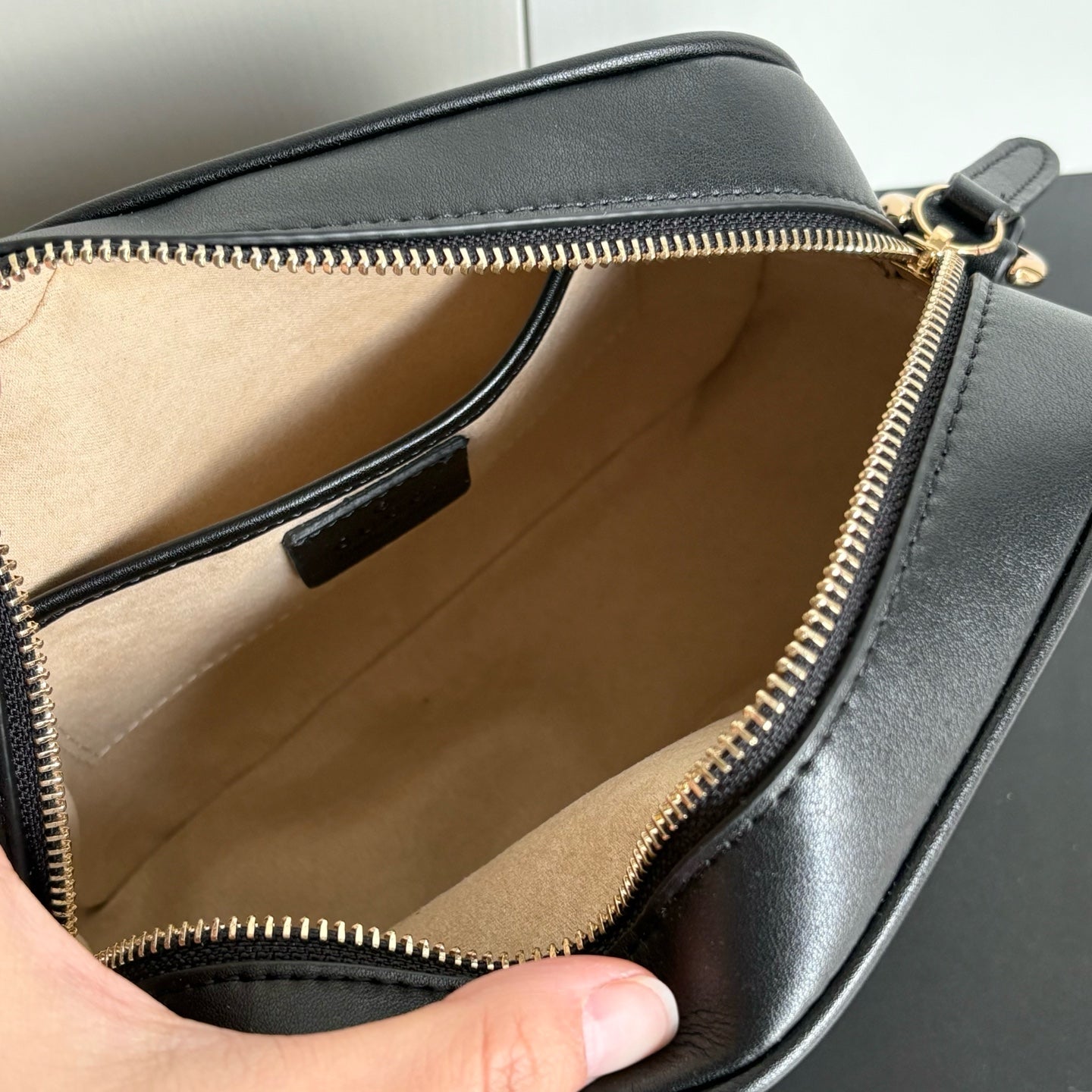 2WB18BDE Stylish leather bag