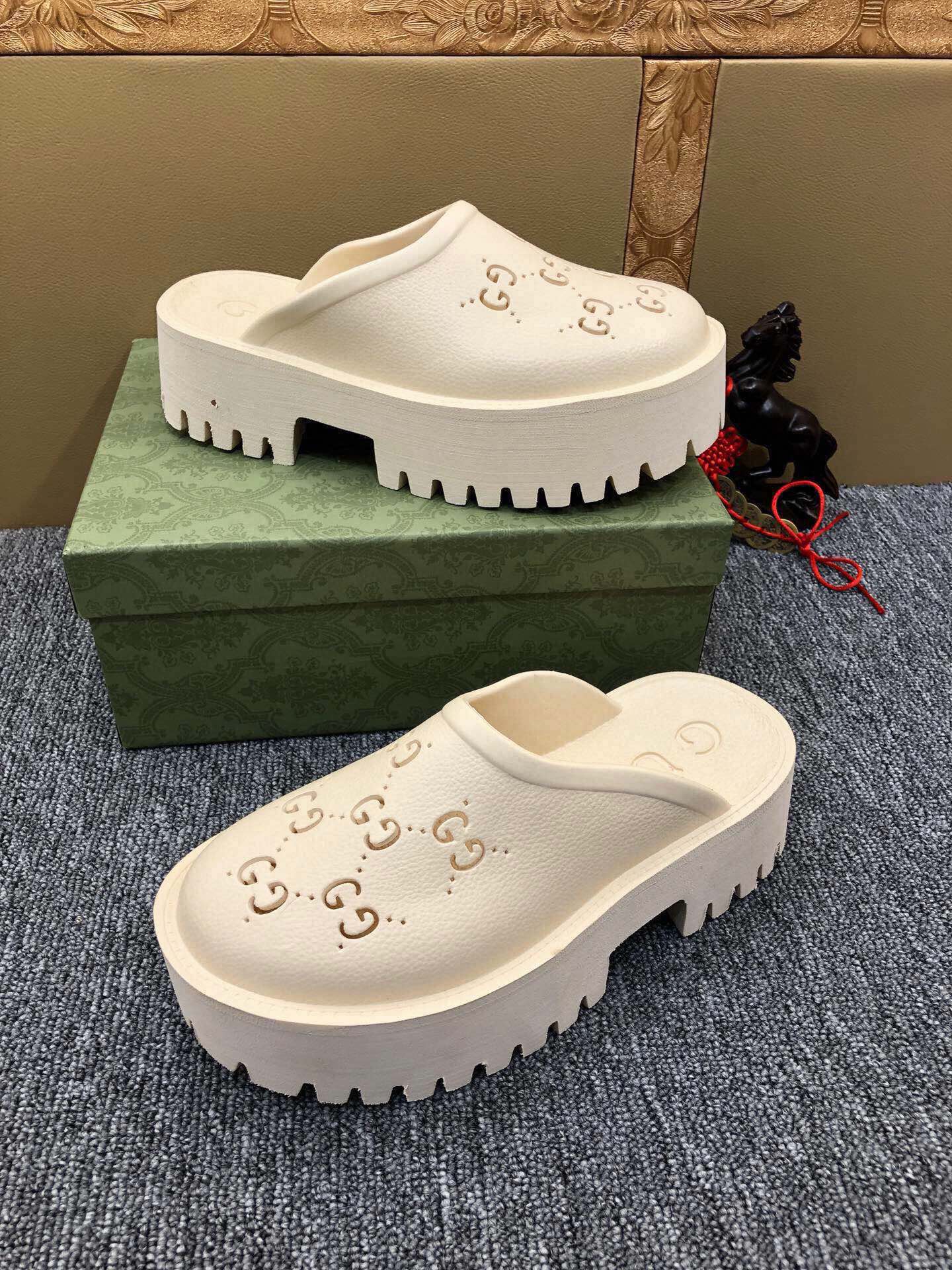 54B27ZDE Stylish Platform sole