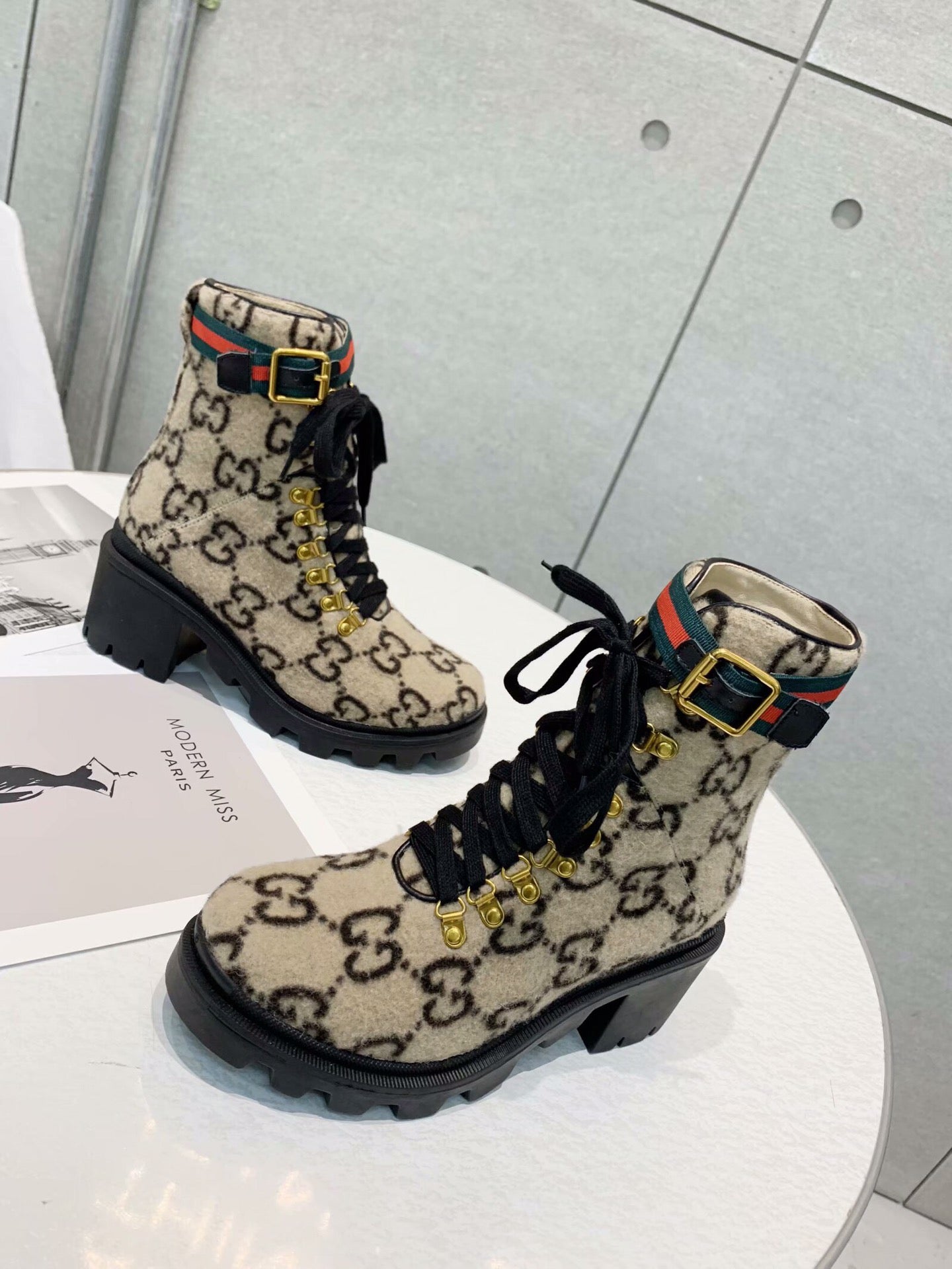 2XB192ZDE Stylish leather boot (top layer leather lining)