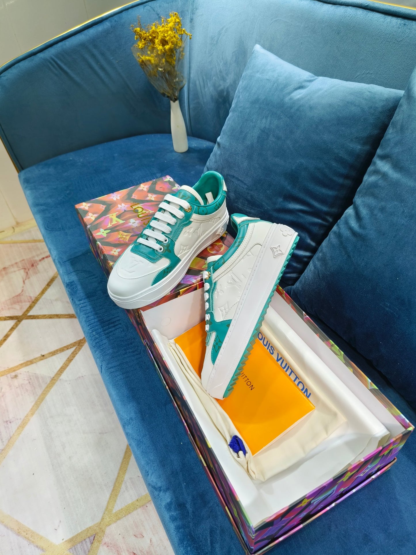 2YE45ZDE Stylish Sneakers