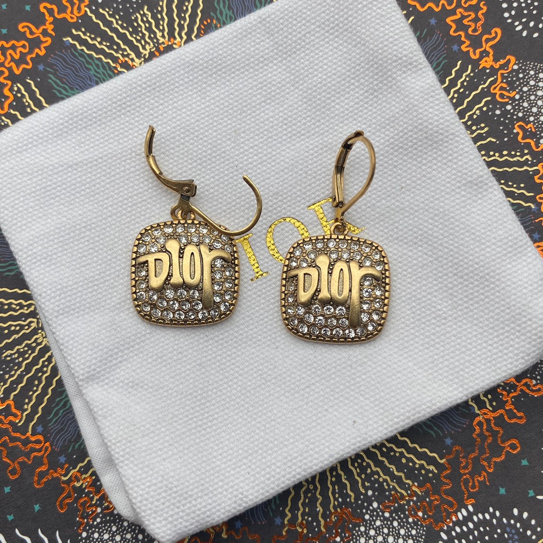 14D415EDE Stylish Earrings