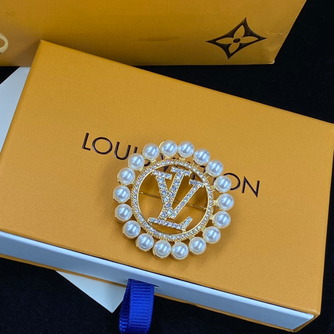 1YE342HDE Stylish Brooch