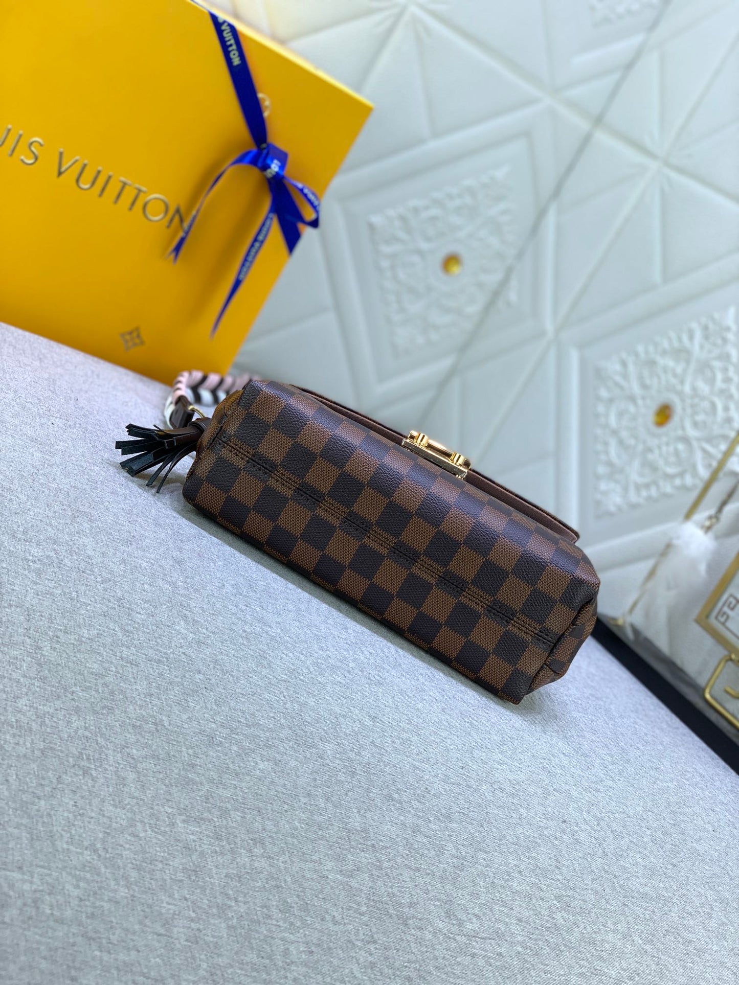 2XE124BDE Stylish leather bag 