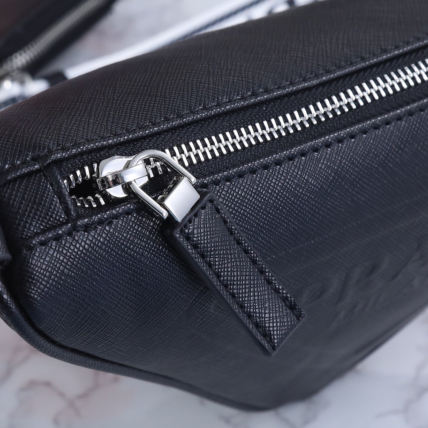 1XPD84BDE Stylish leather bag 