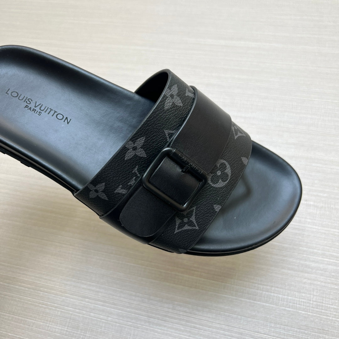 54E111ZDE Stylish slippers