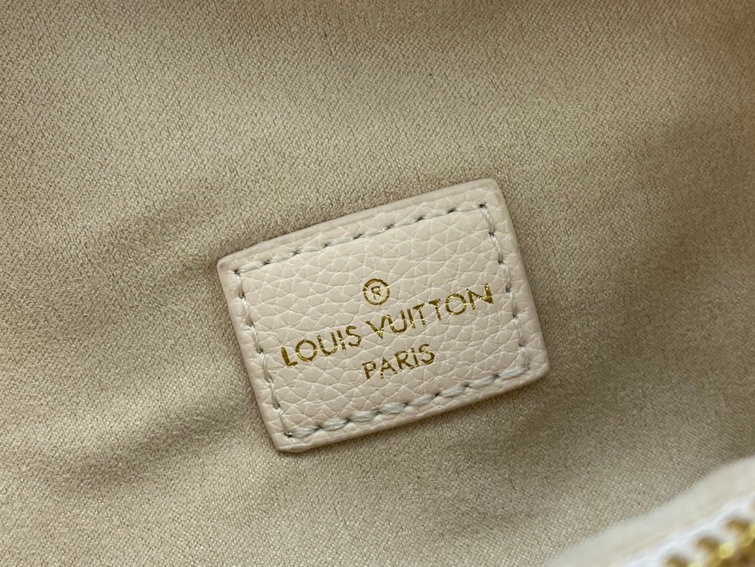 155NE58BDE Stylish leather bag