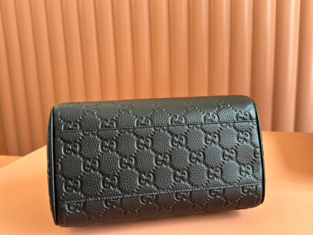 155NB69BDE Stylish leather bag