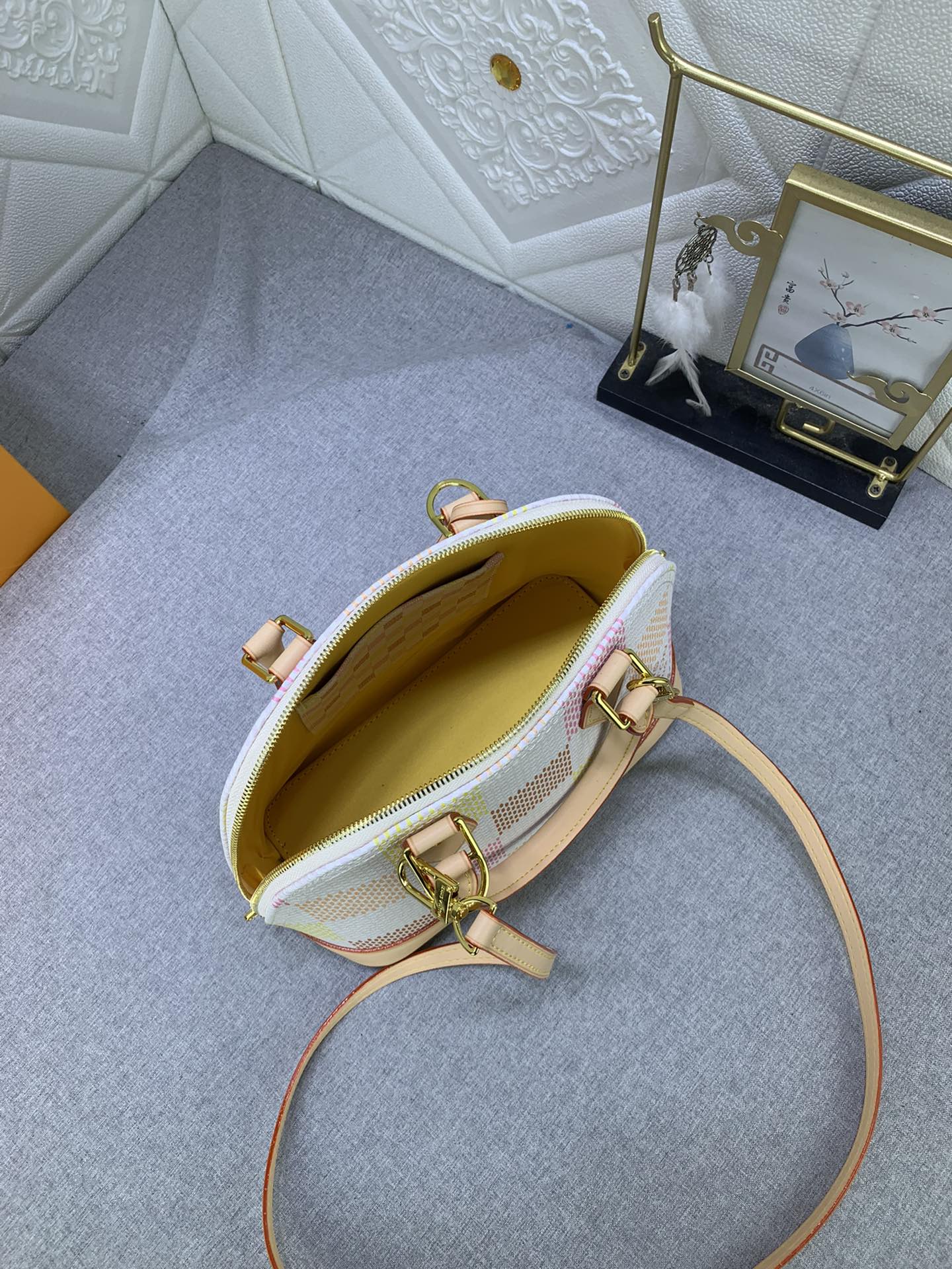 2XE335BDE Stylish leather bag 