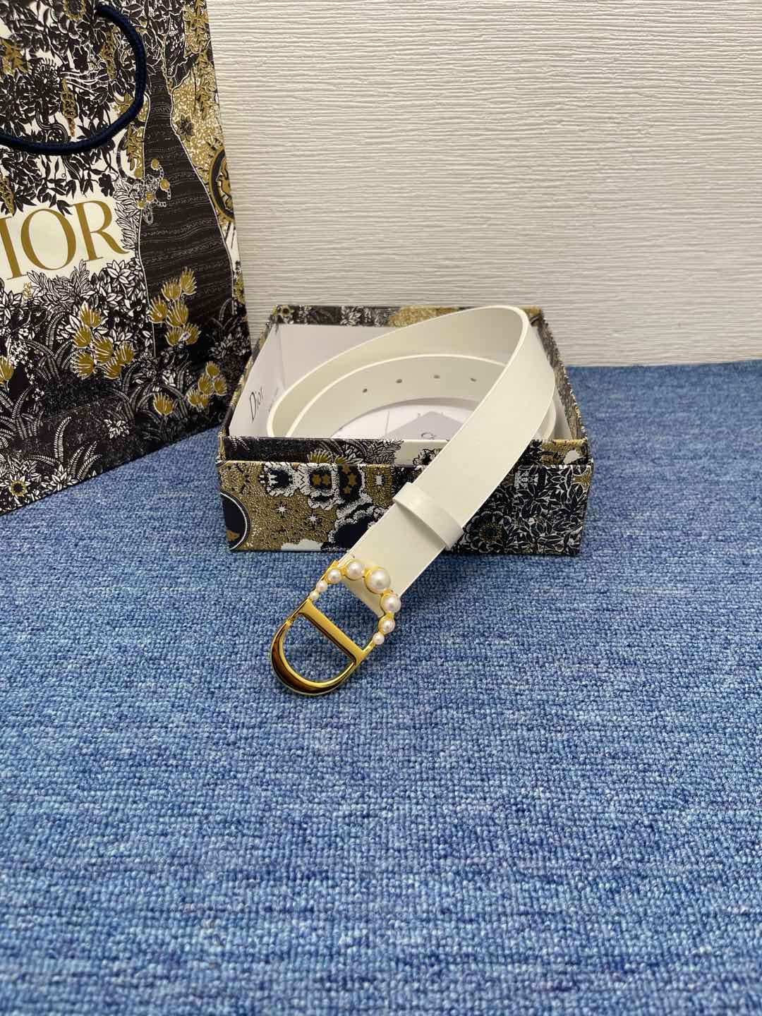 155RD200PDE Stylish  High quality belt With full package