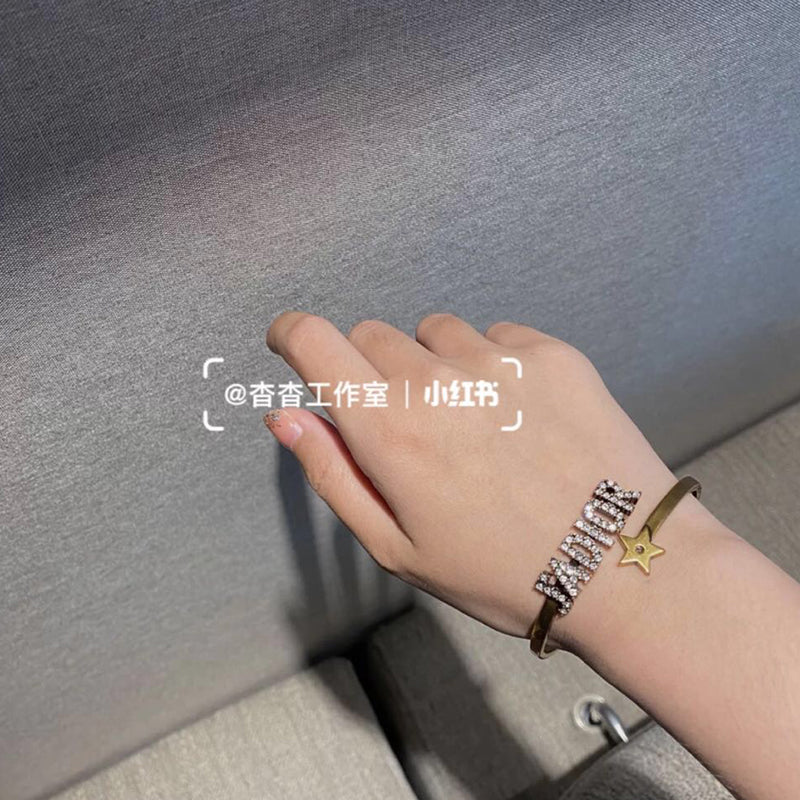 3D505KDE Stylish Bracelets