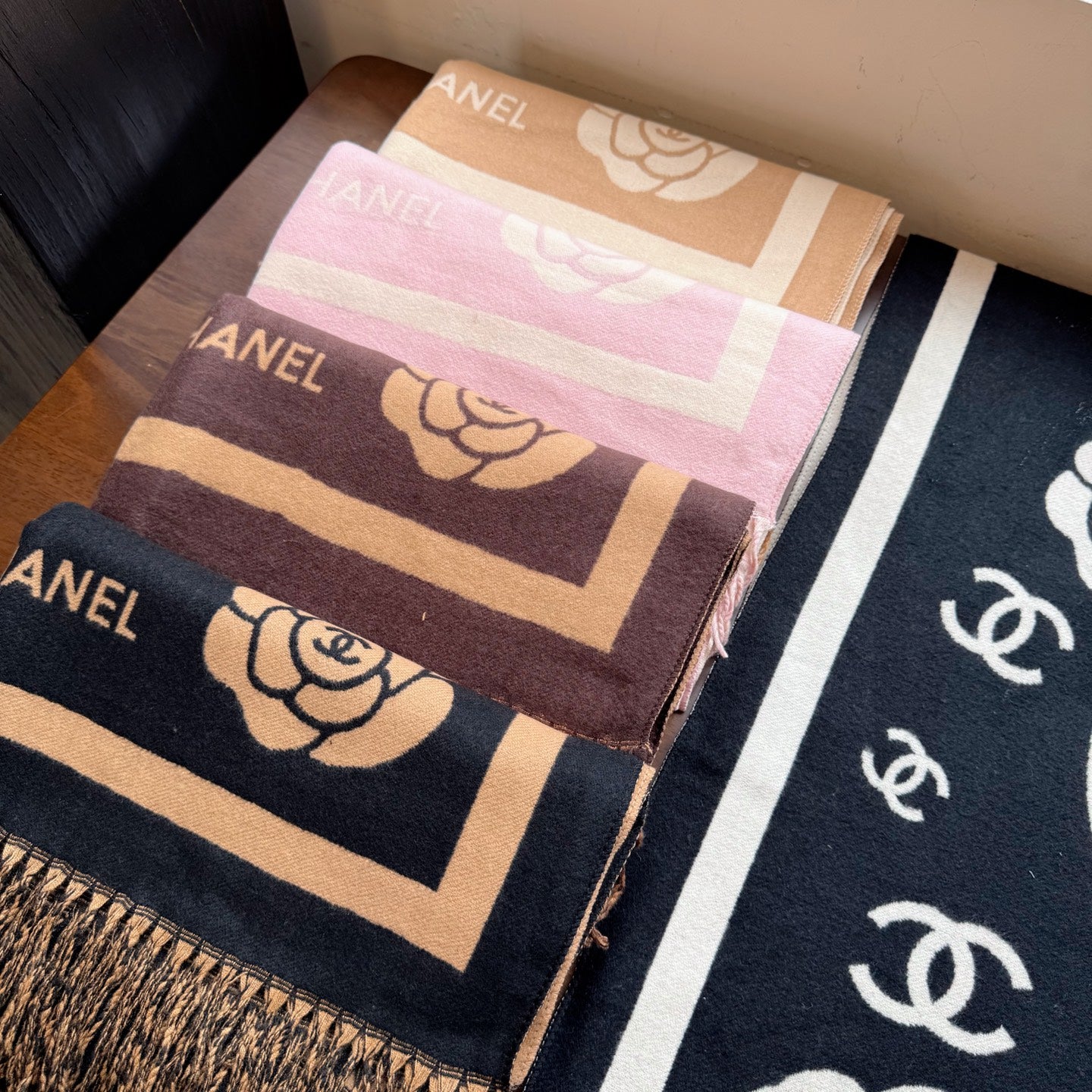 185ZC15WDE Stylish Winter Scarves