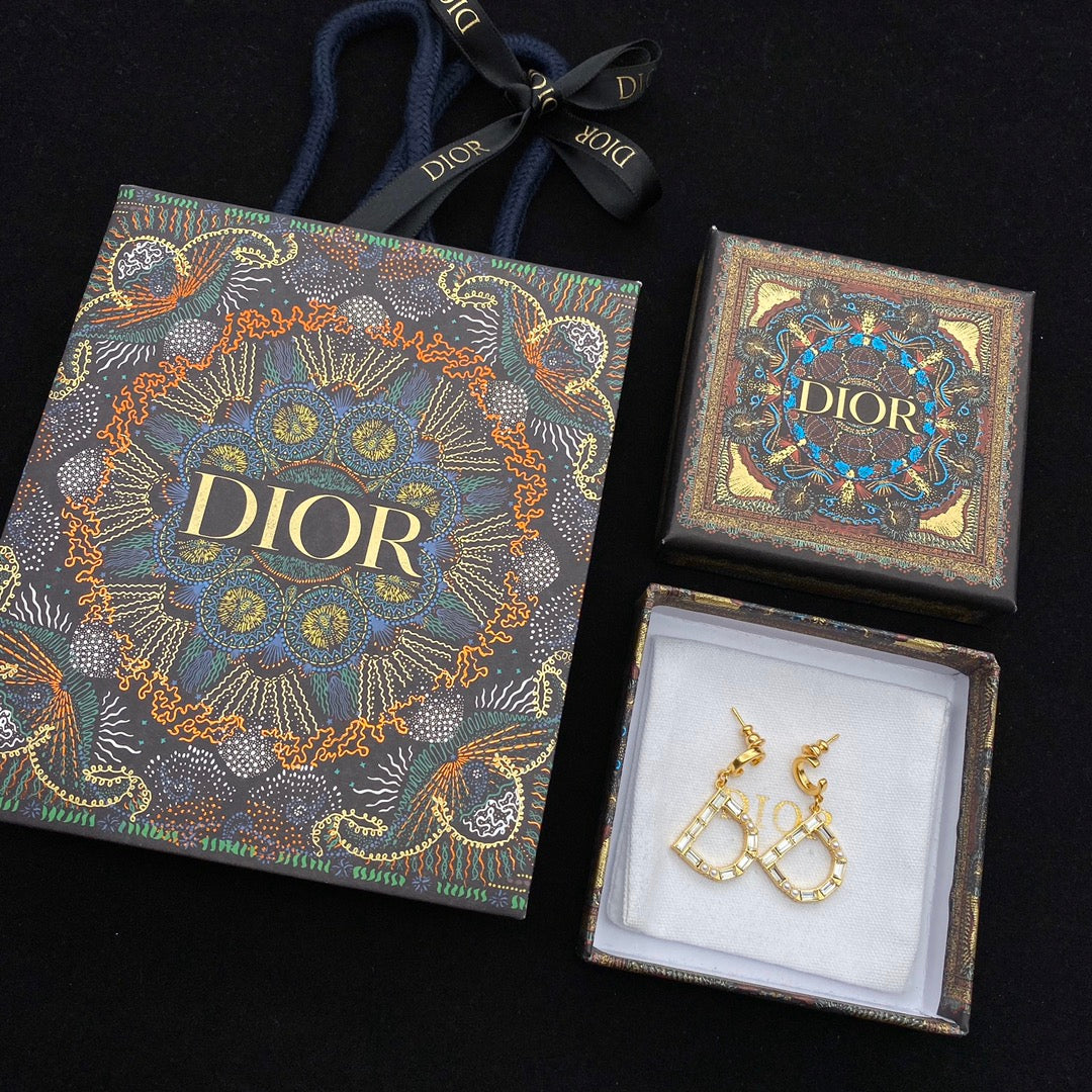 1YD430EDE Stylish Earrings