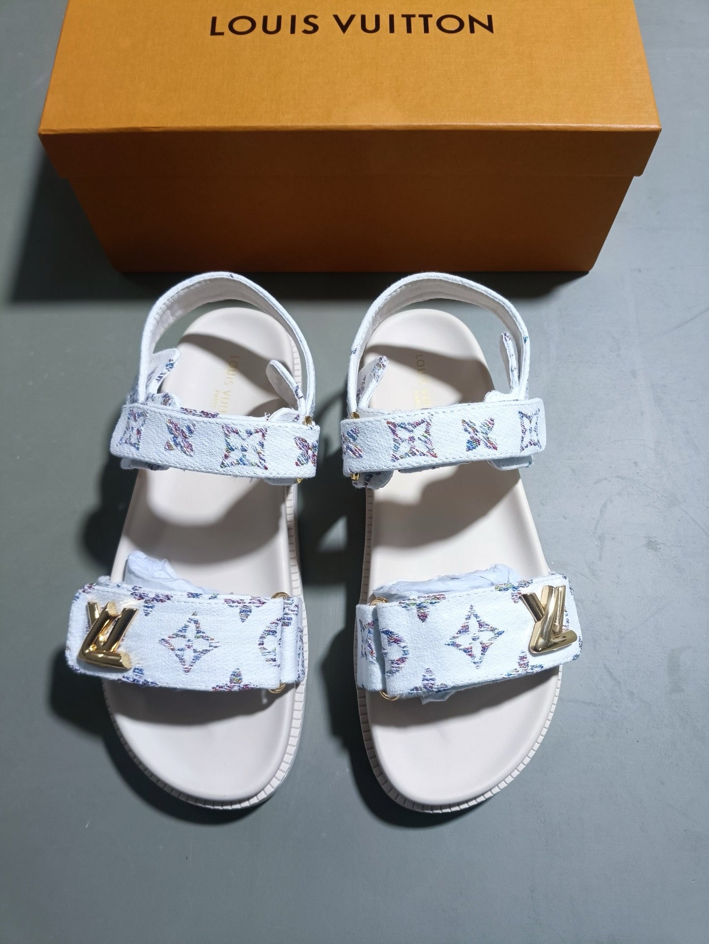 5LE211ZDE Stylish sandals