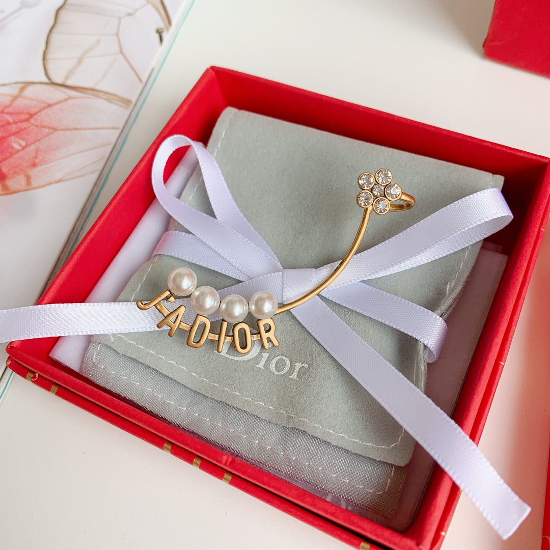 1YD428EDE Stylish Earrings