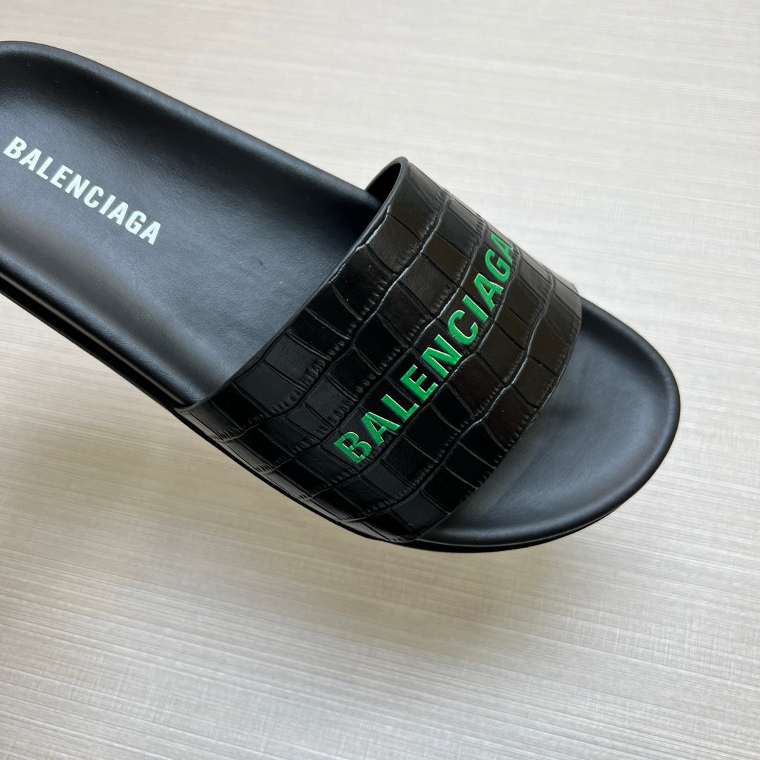 54J99ZDE Stylish slippers