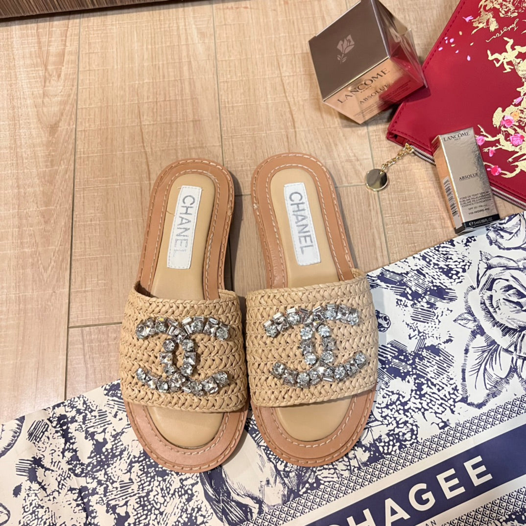14C68ZDE Stylish slippers