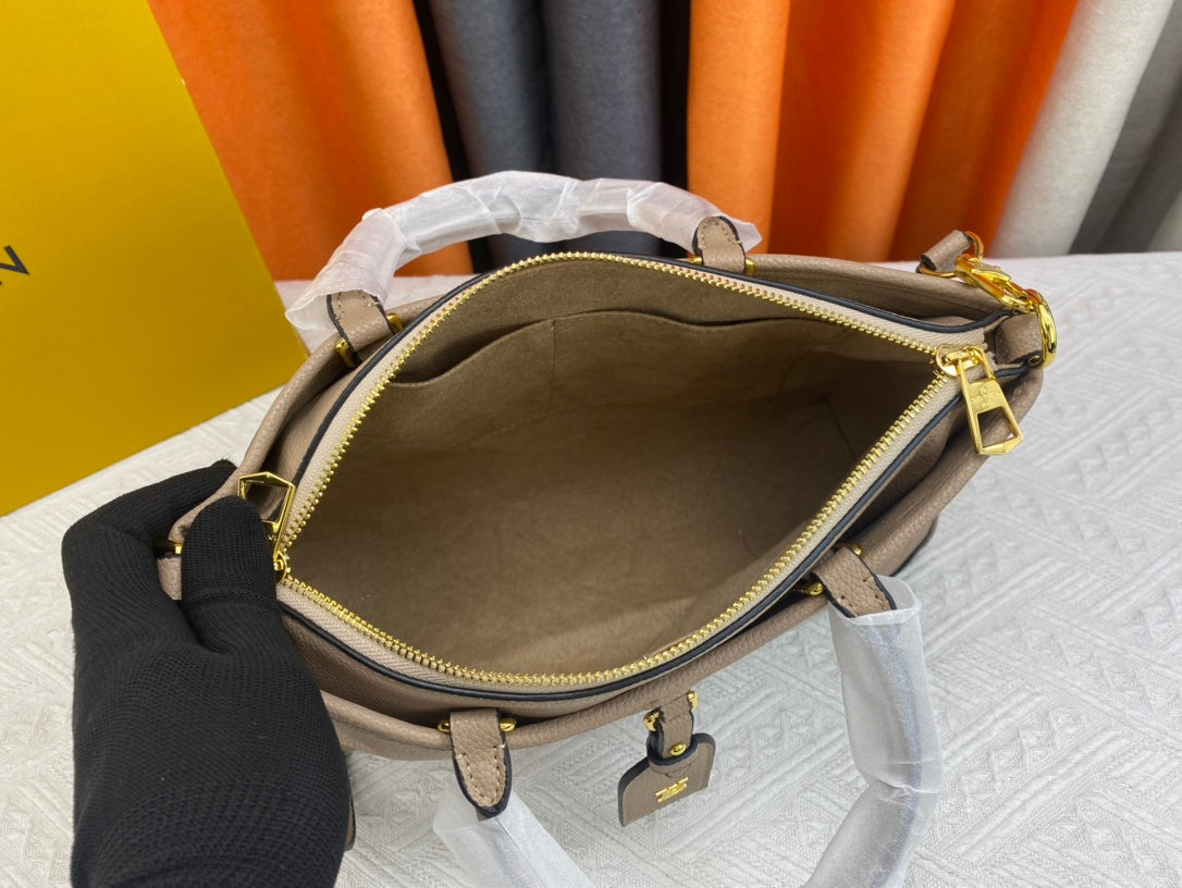 2XE174BDE Stylish leather bag 