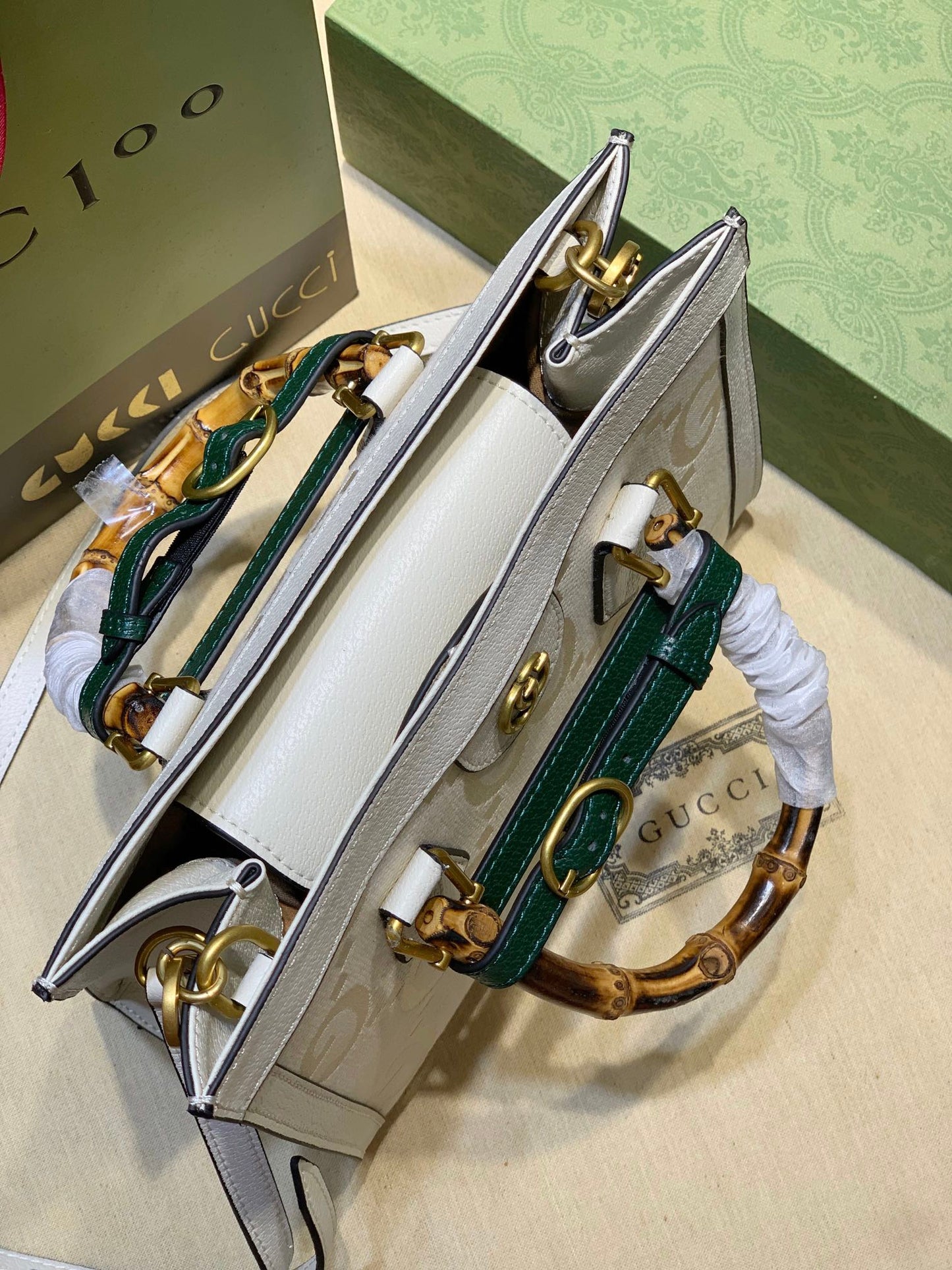 1XB117BDE Stylish leather bag 