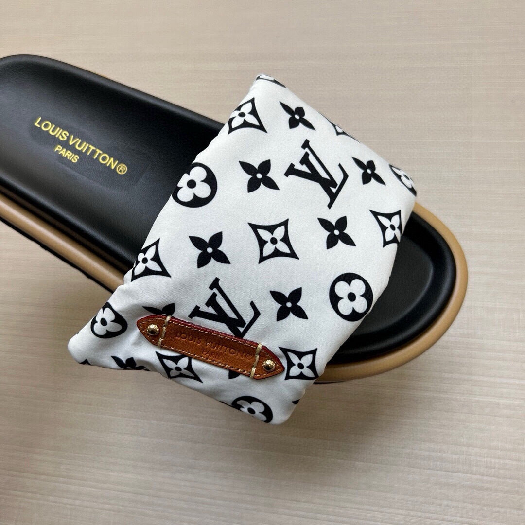 5QE9ZDE Stylish Slippers