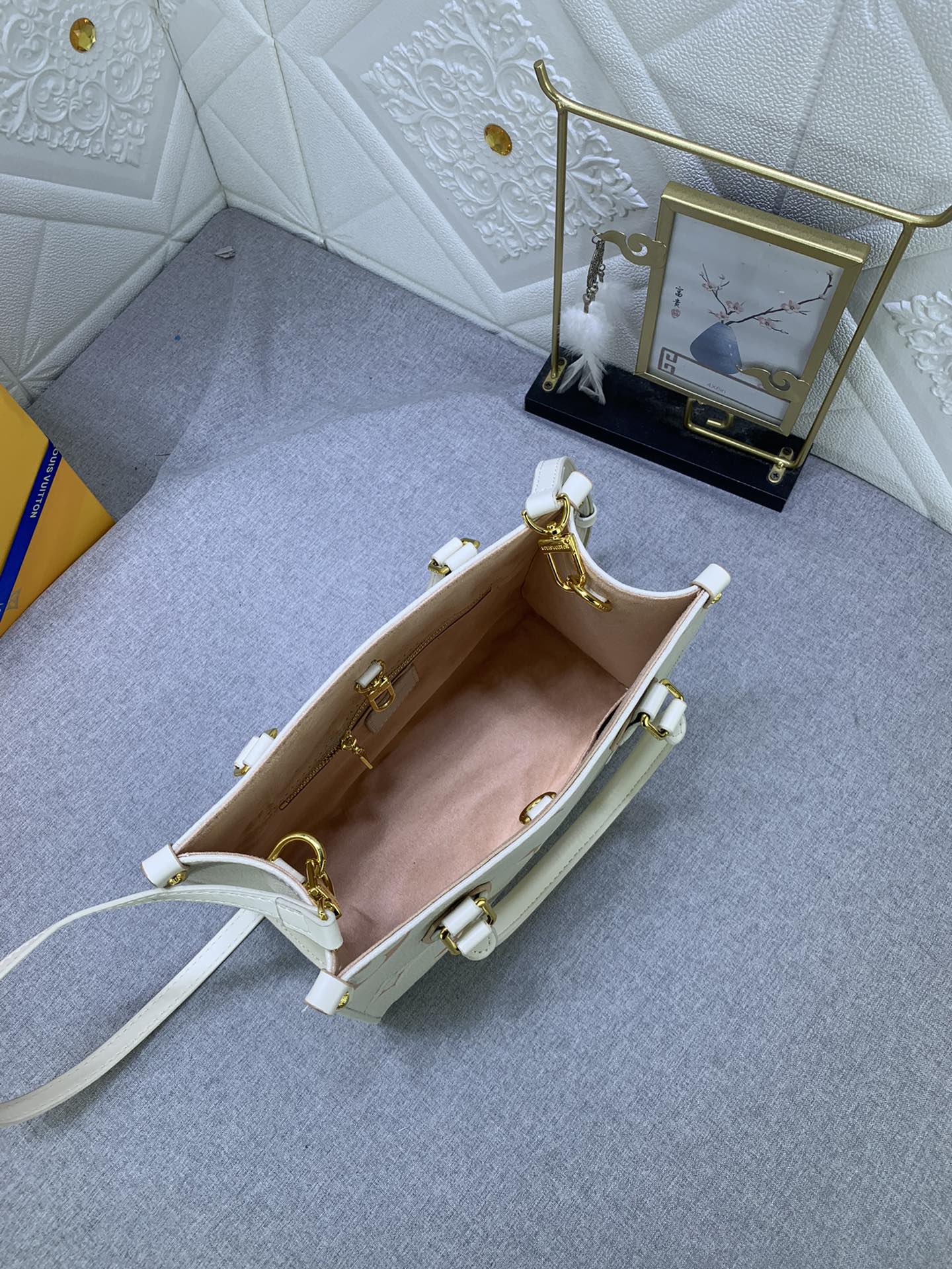 1XE279BDE Stylish leather bag 