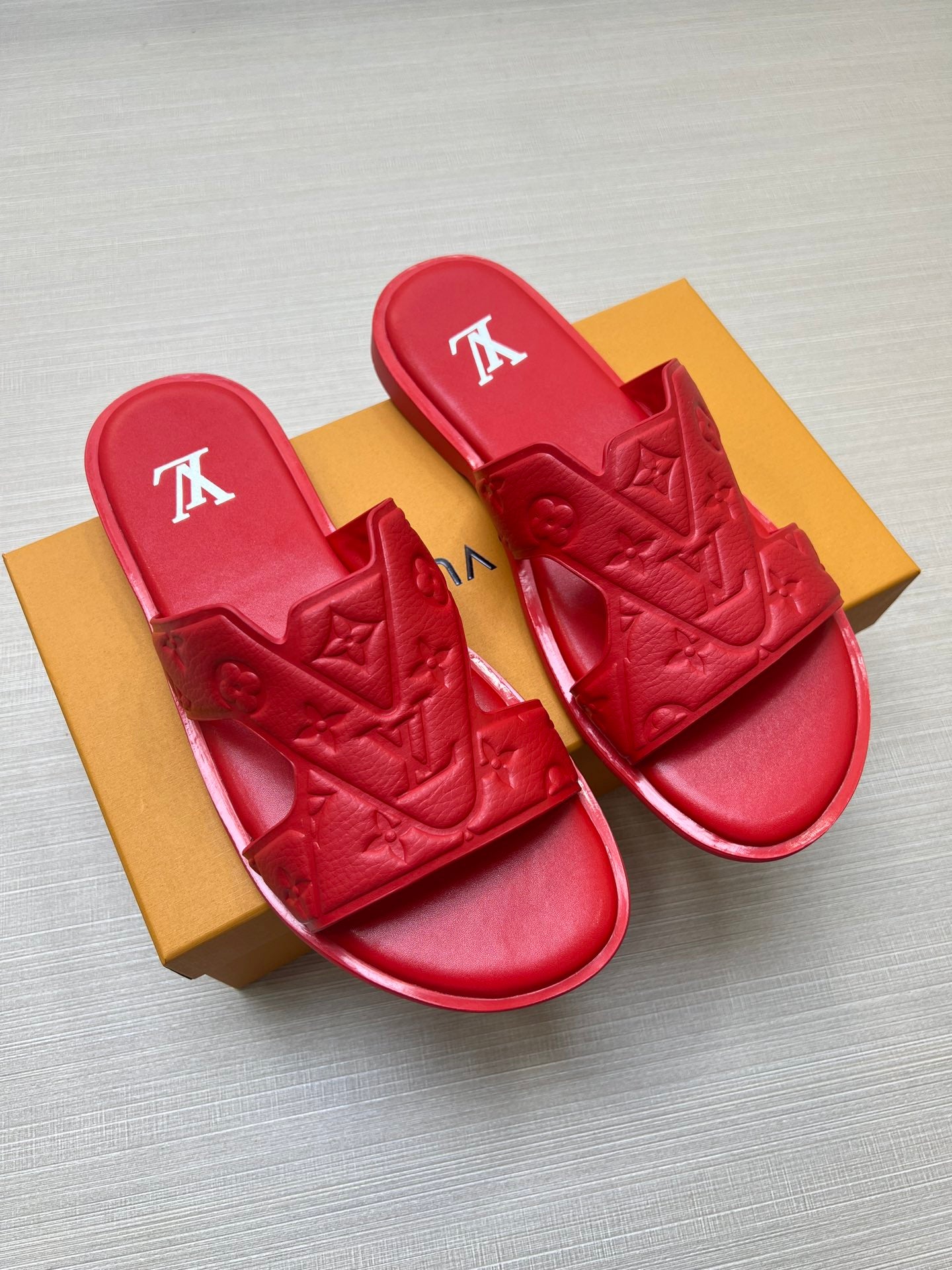 54E22ZDE Stylish slippers