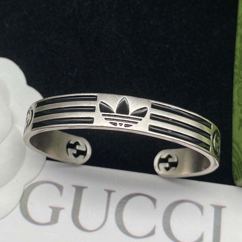 1B250KDE Stylish Bracelets