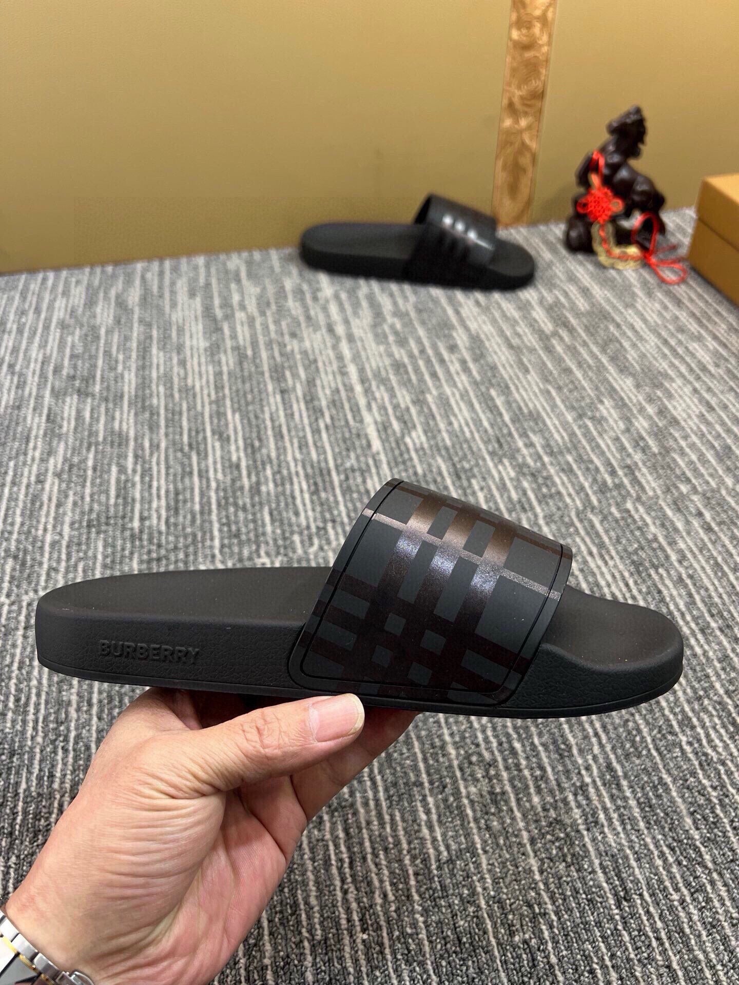 535ZR257ZDE Stylish Slippers