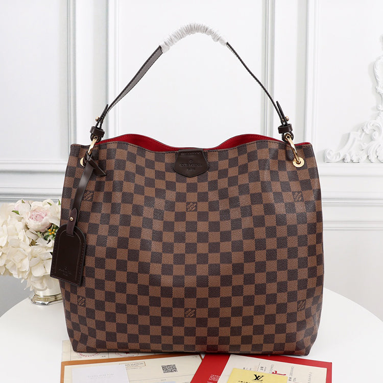 1E84BDE Stylish leather bag 