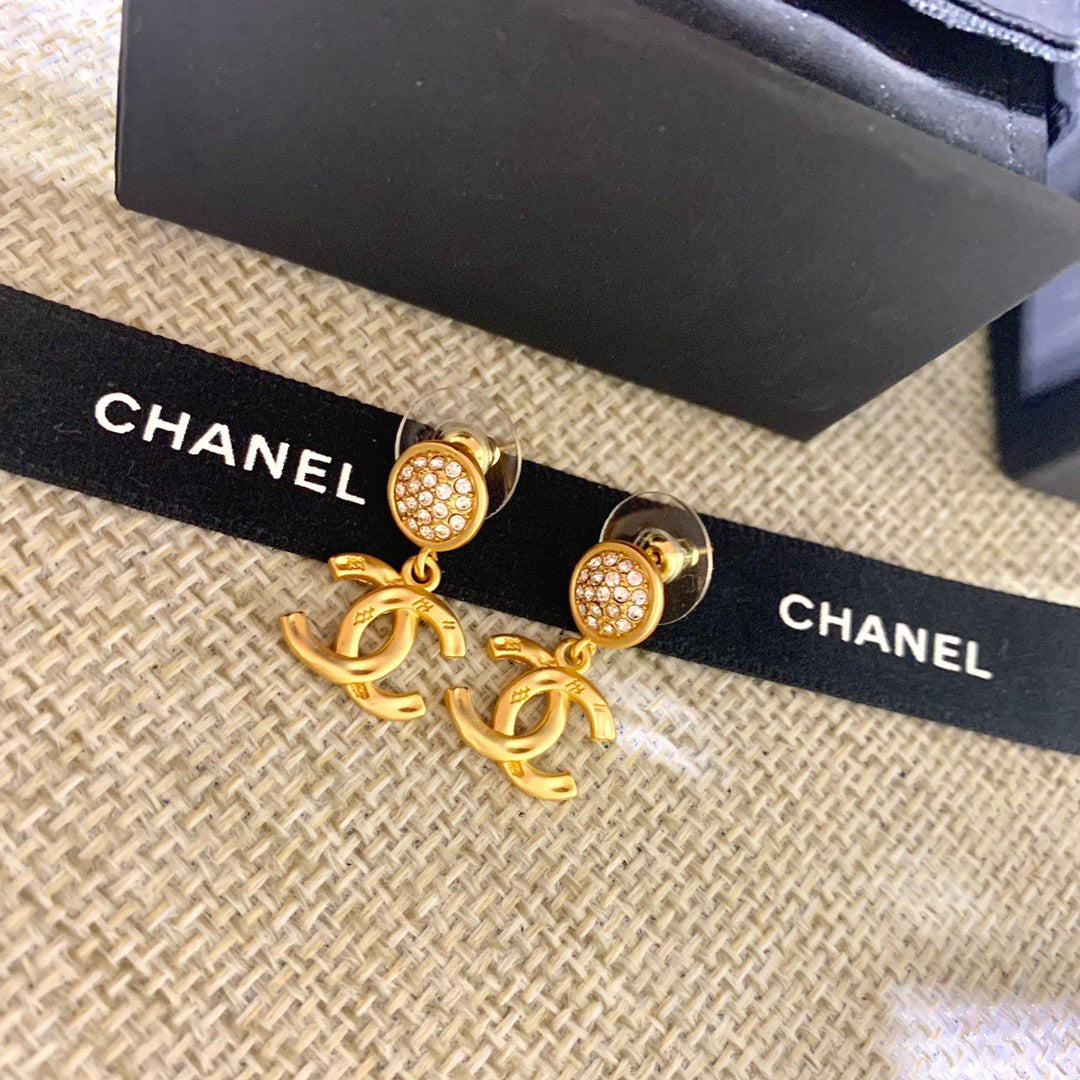 14C75EDE Stylish Earrings