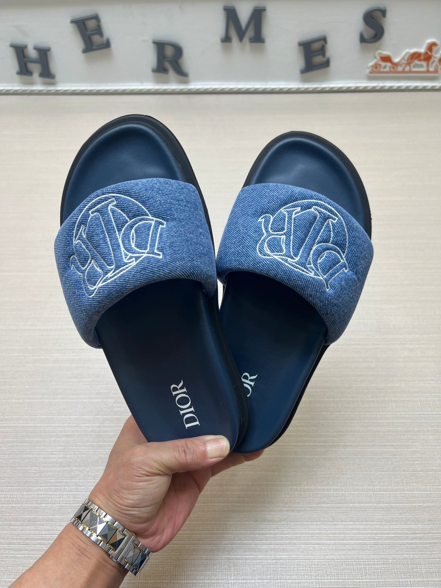 54D168ZDE Stylish leather slippers