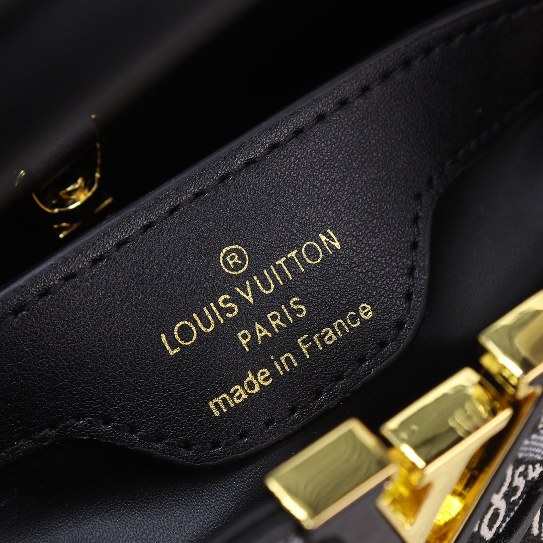 1XE441BDE Stylish leather bag