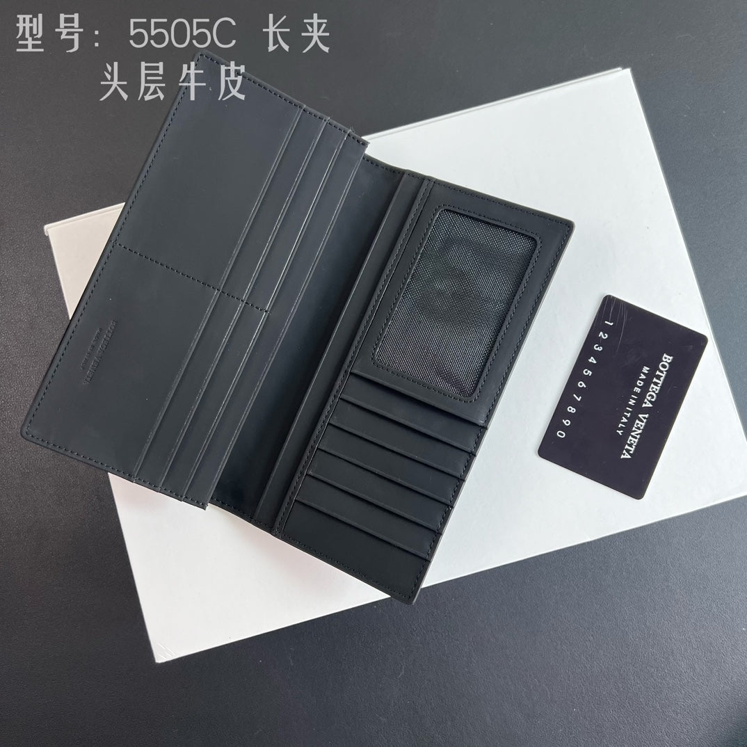 1XA82BDE Stylish leather wallet