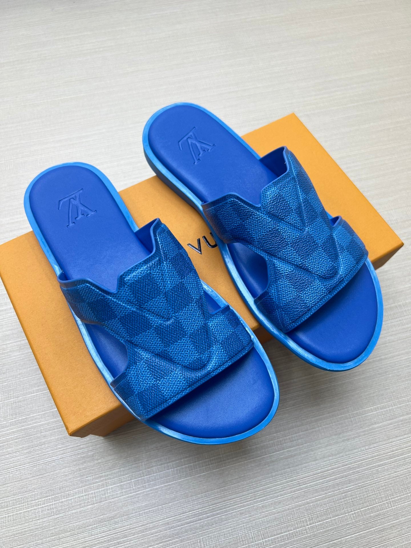 54E22ZDE Stylish slippers