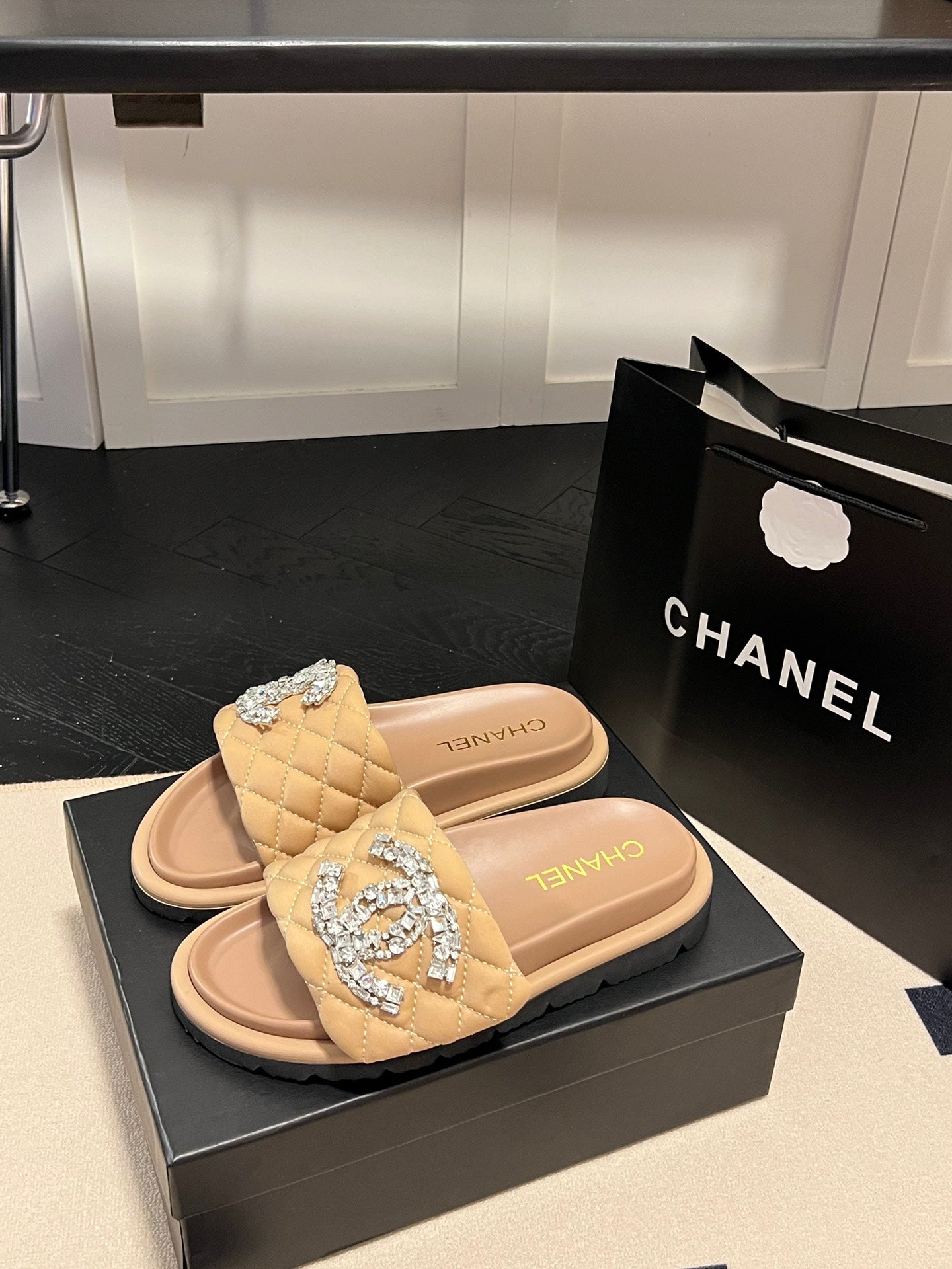 14C93ZDE Stylish Slippers