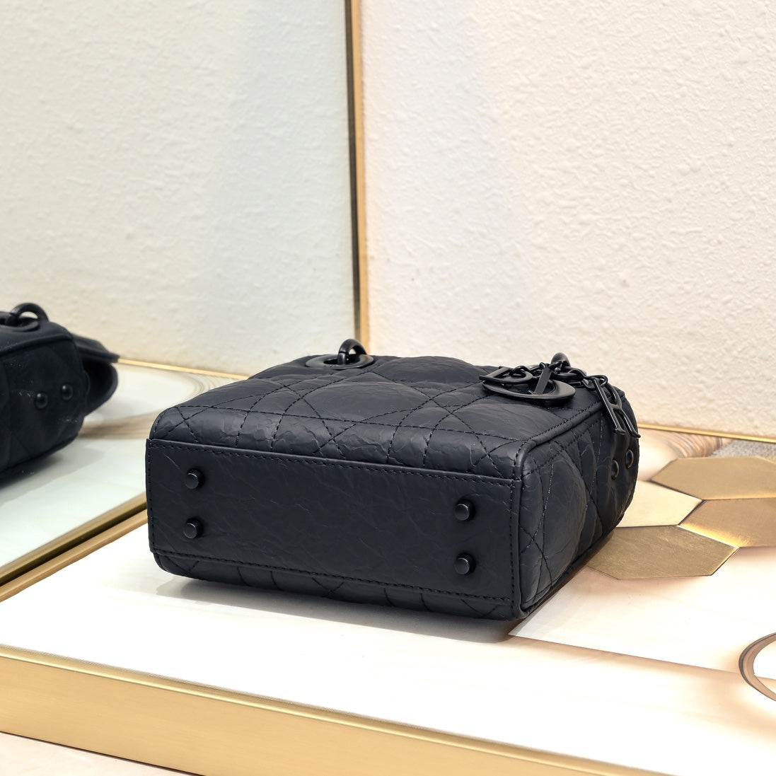 1XD438BDE Stylish leather bag