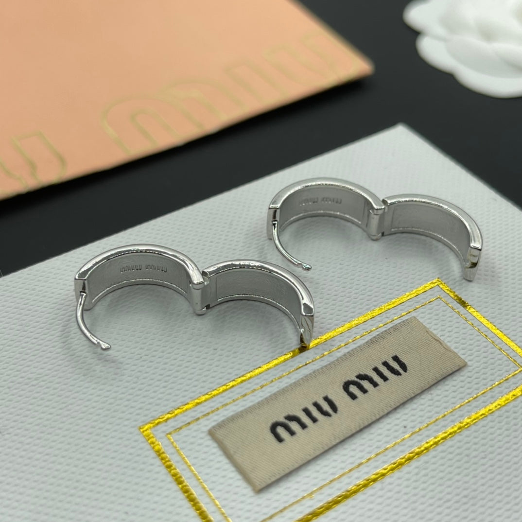 14A520EDE Stylish Earrings