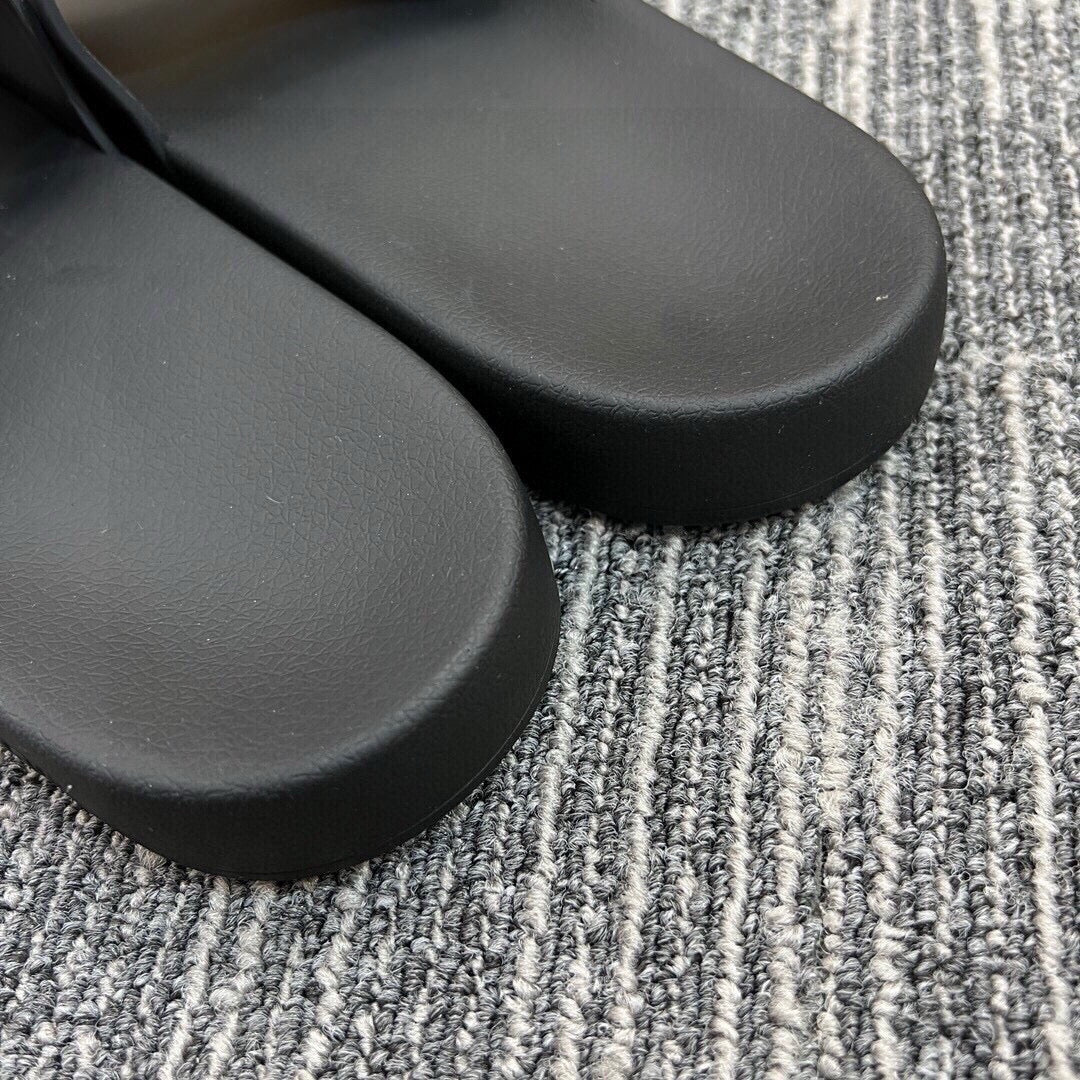 535ZR255ZDE Stylish Slippers