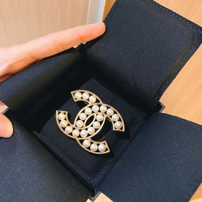 14C339XDE Stylish  Brooch