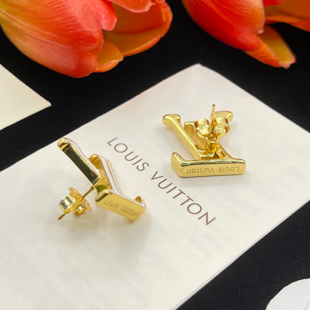 1NE241EDE Stylish Earrings