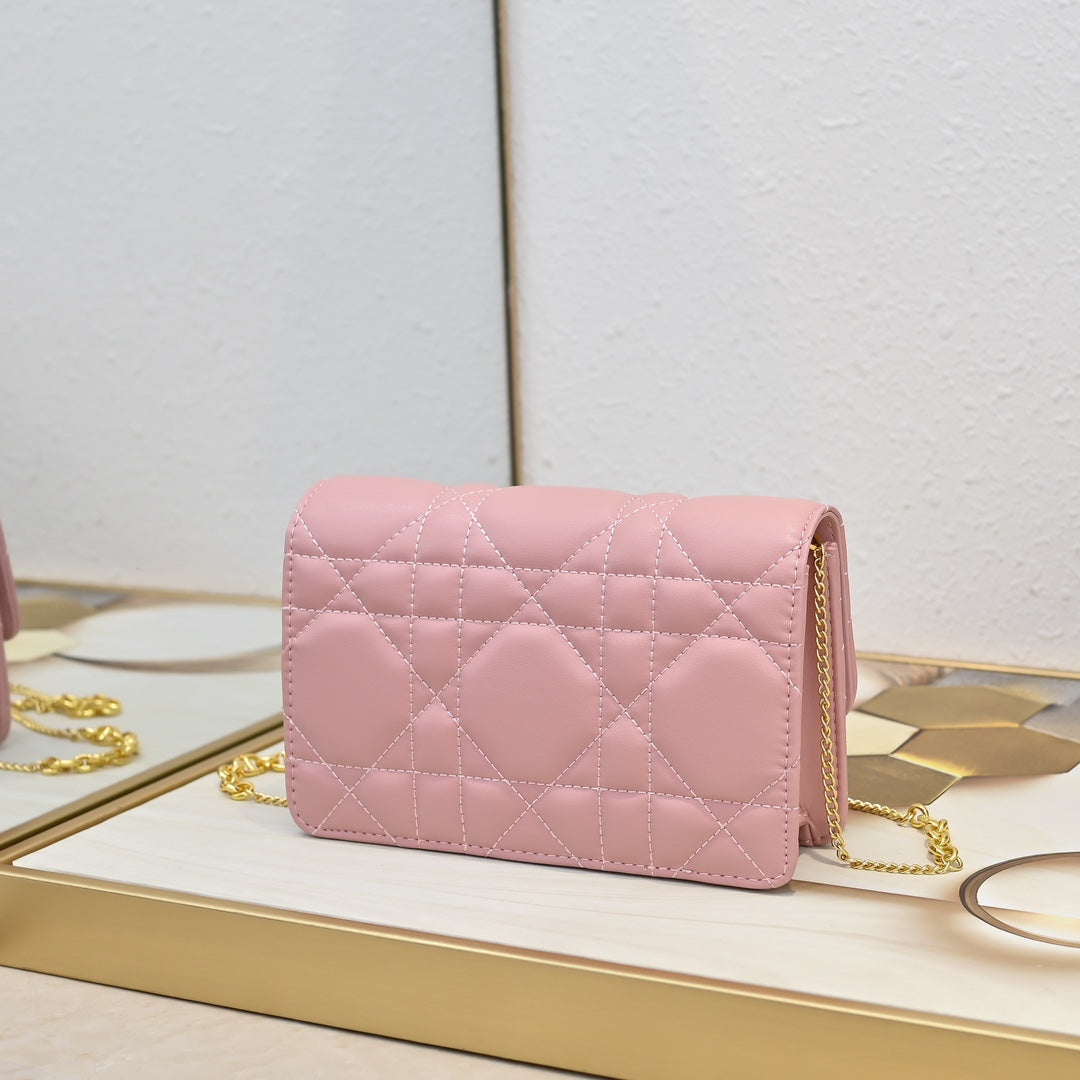 2WD2BDE Stylish leather bag