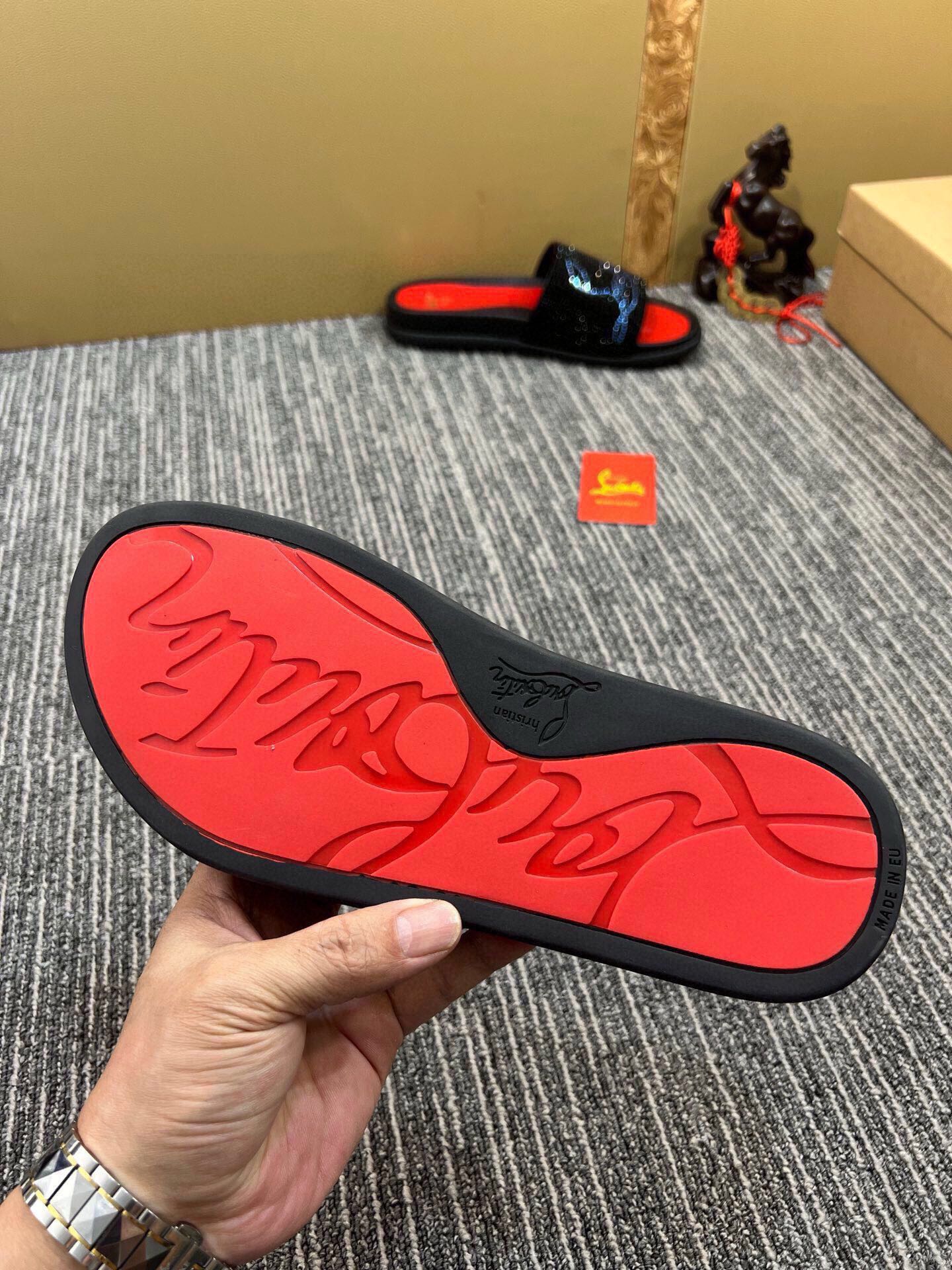 54A128ZDE Stylish slippers