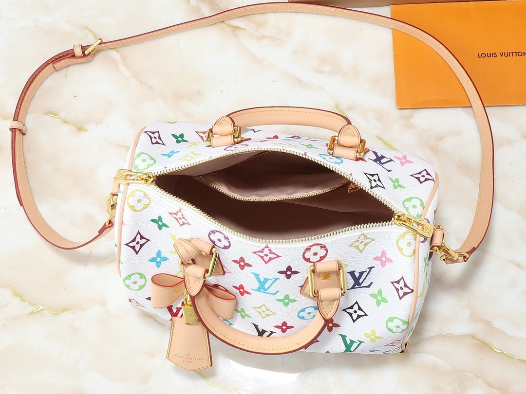 1WE62BDE Stylish leather bag