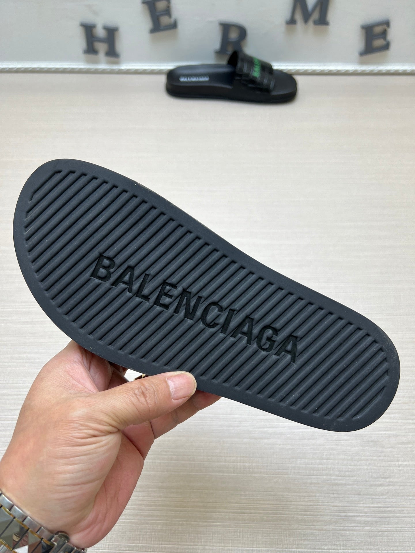 54J99ZDE Stylish slippers