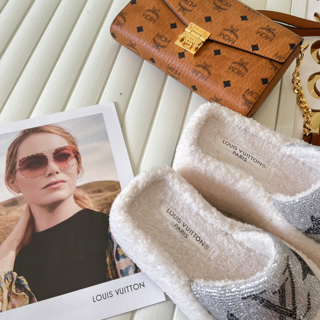 14E91ZDE Stylish Slippers