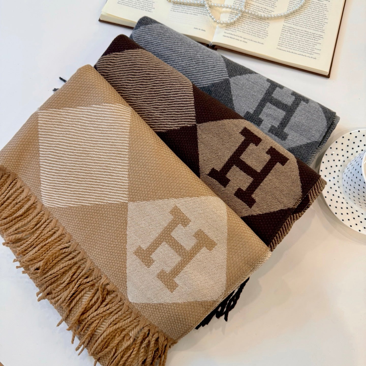 185ZH36WDE Stylish Winter Scarves