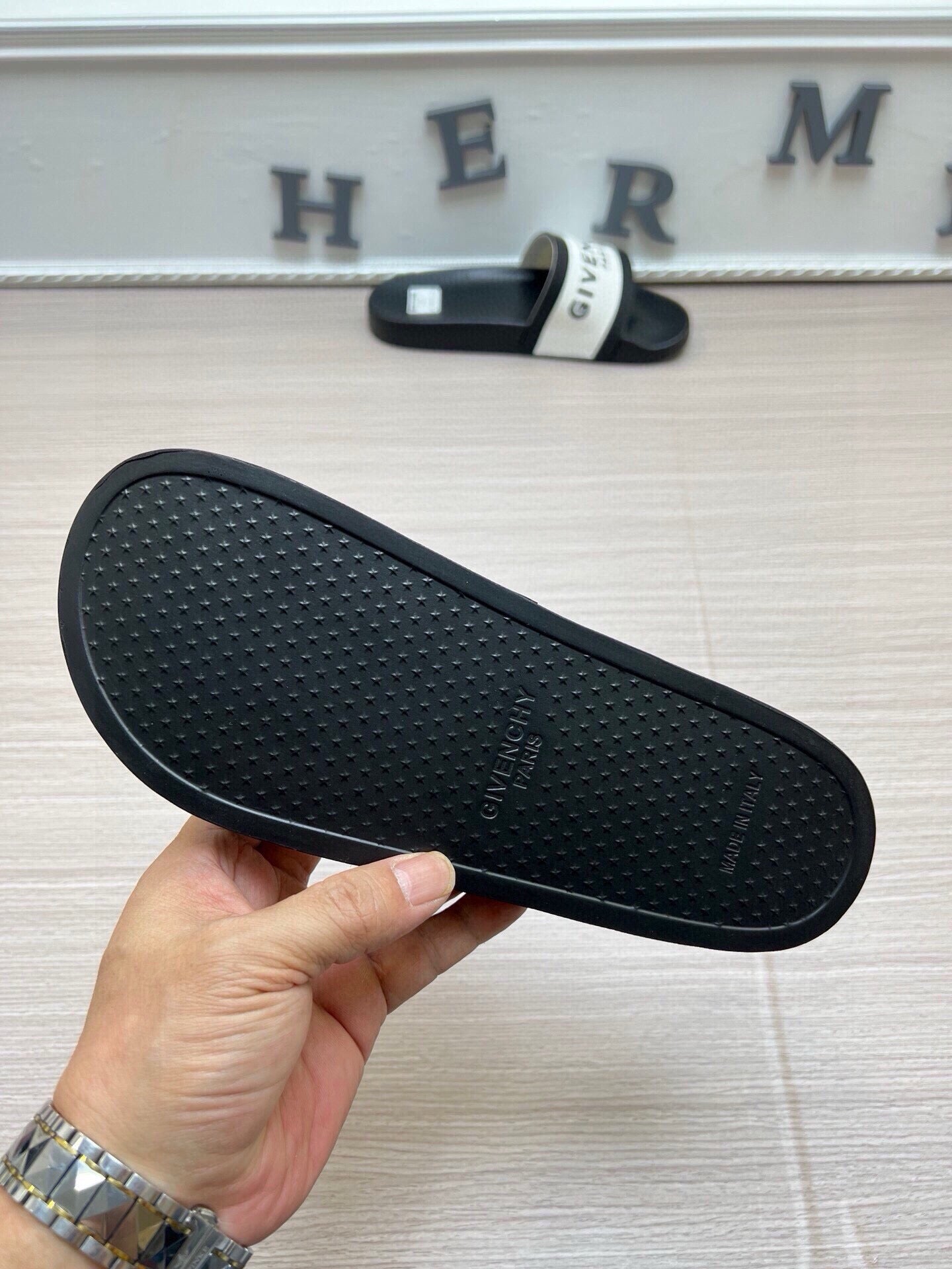 535ZGV264ZDE Stylish Slippers