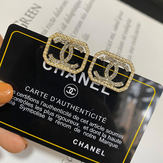 14C37EDE Stylish Earrings