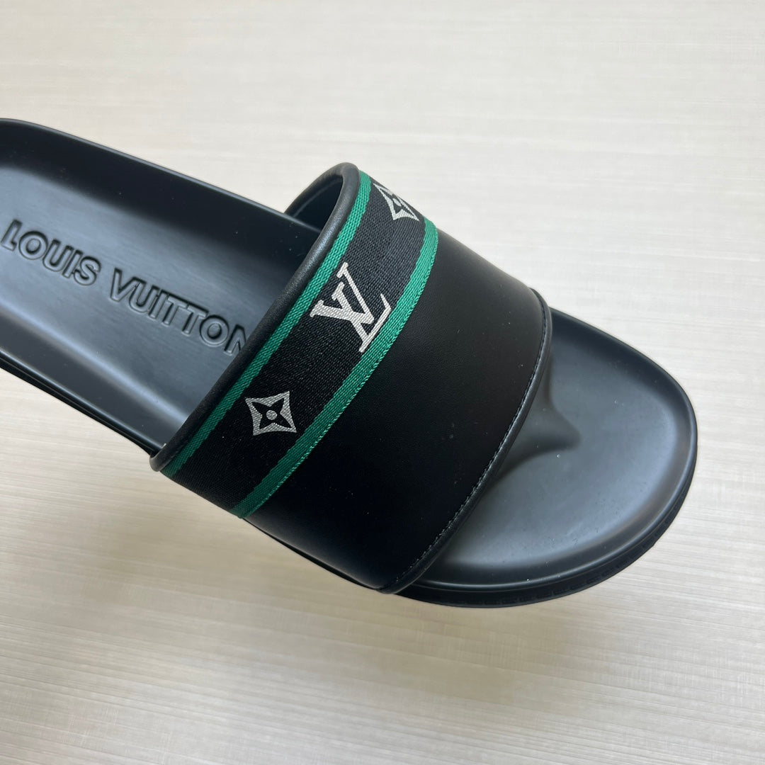 54E10ZDE Stylish slippers