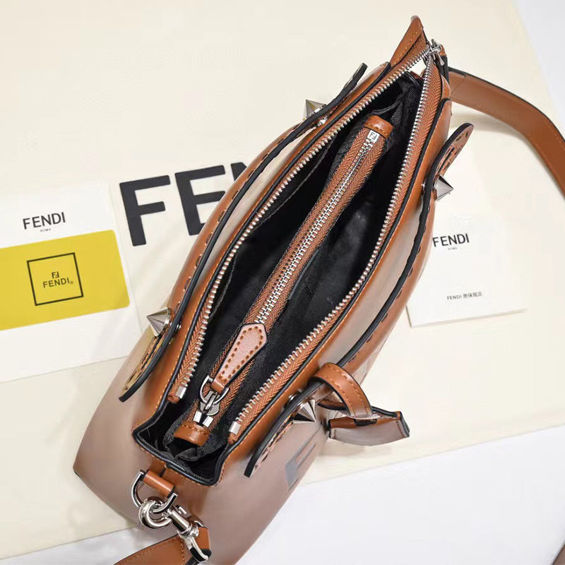 21XF321BDE Stylish leather bag 